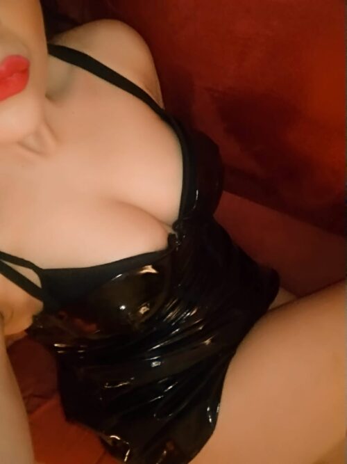 PIACENZA Mistress Asia Padrona Italiana esperta in BDSM e Fetish NUOVE FOTO